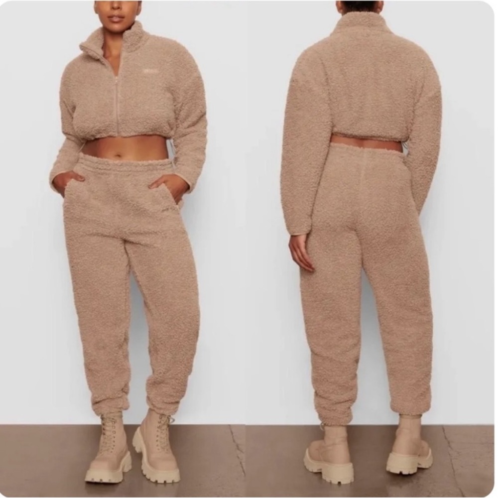Skims Women’s Teddy Sherpa Joggers NWT 2X Tiger’s Eye
